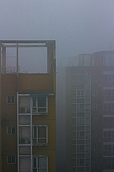 雾中建筑