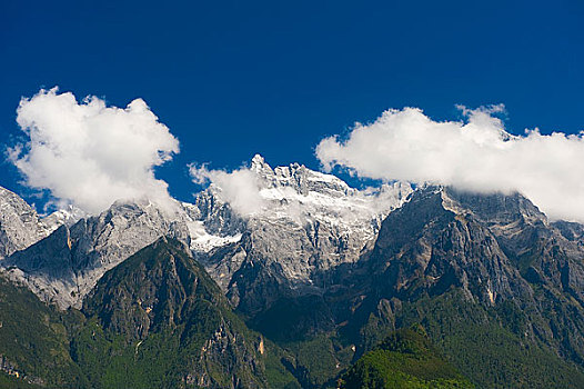 云南中甸玉龙雪山