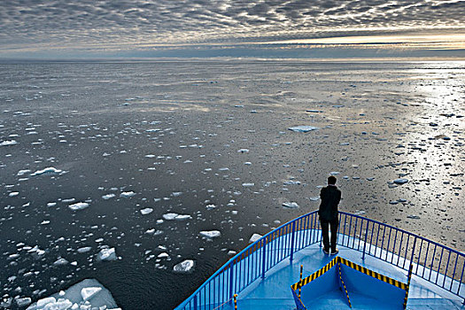 探险,船,航行,浮冰,边缘,北冰洋,斯匹次卑尔根岛,岛屿,斯瓦尔巴群岛,斯瓦尔巴特群岛,挪威,欧洲