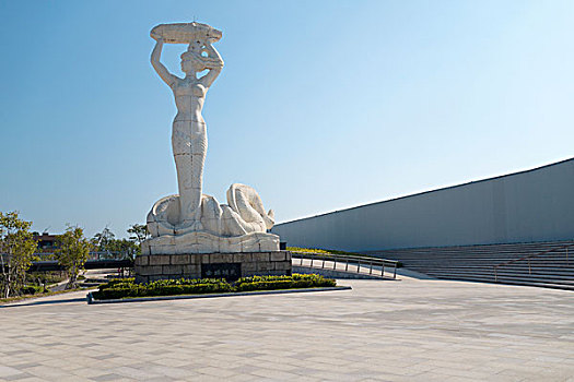 中国广东深圳蛇口海上世界女娲补天雕像