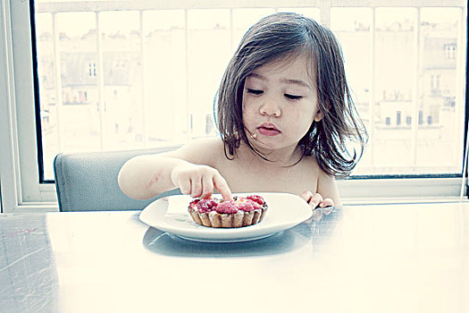 小女孩,挑选,树莓馅饼