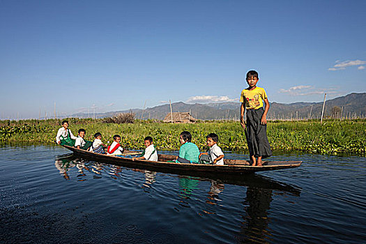 孩子,木船,茵莱湖,掸邦,缅甸,亚洲