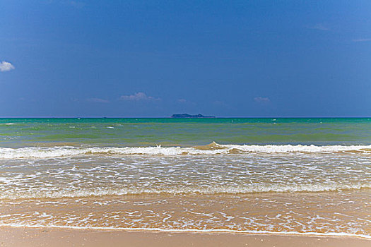 阳光沙滩大海