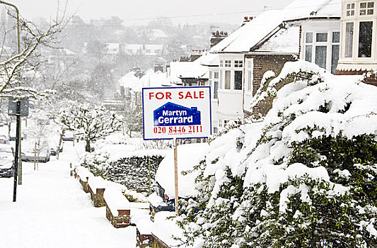 英格兰,伦敦,出售标识,户外,房子,积雪,街道,北伦敦