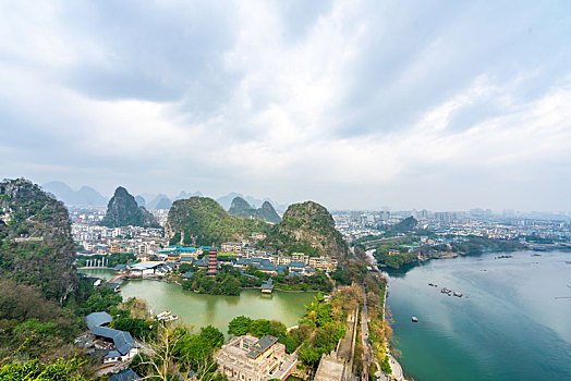 高空俯瞰中国广西桂林市的城市风景