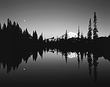 美国,华盛顿,雷尼尔山国家公园,雷尼尔山,满月,反射,黎明,大幅,尺寸