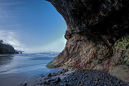 岩石墙,海洋,向外看,小,洞穴,搂抱,海滩,北方,俄勒冈