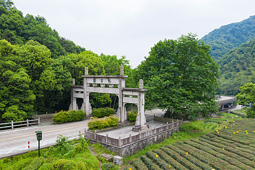 杭州西湖梅家坞梅灵路隧道航拍