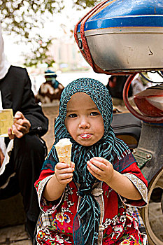 小女孩,味道,冰淇淋,路边,老城,喀什葛尔,新疆,维吾尔,地区,丝绸之路,中国