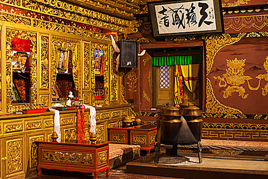 藏族民居经堂