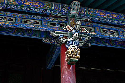 五台山碧山寺戒坛檐柱装饰斗拱和垂花