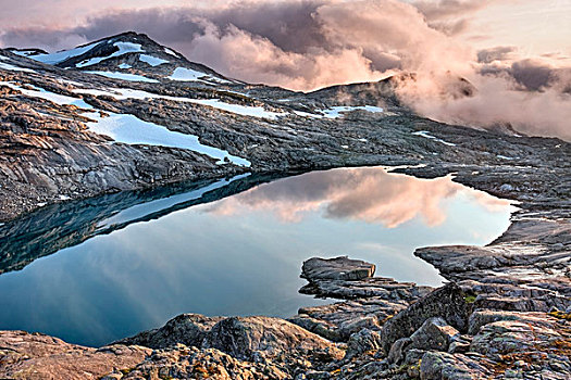 湖,顶峰,国家公园,诺尔兰郡,挪威,斯堪的纳维亚,欧洲
