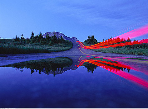 光影,红岩峡谷,道路,瓦特顿湖国家公园,艾伯塔省,加拿大