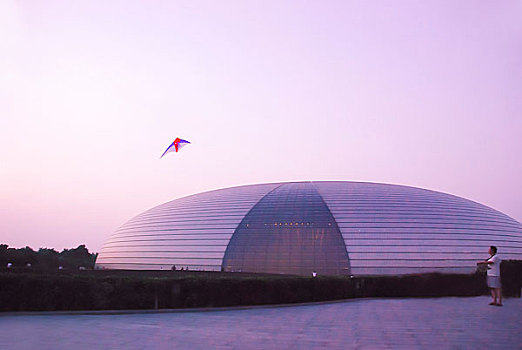 中国国家大剧院前放风筝