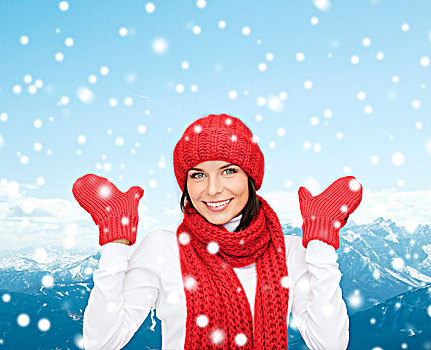 高兴,寒假,旅游,旅行,人,概念,微笑,少妇,红色,帽子,连指手套,上方,雪山,背景