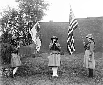 三个,女孩,童子军,两个,拿着,旗帜,一个,演奏,喇叭,华盛顿特区,美国,国家,照相,20年代