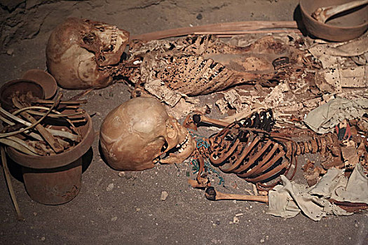 吐鲁番博物馆展品,胜金店墓地儿童合葬墓骨骸,距今3000年历史,新疆吐鲁番