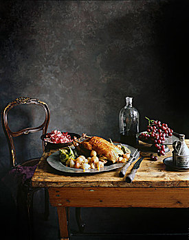 鸭肉,蔬菜,葡萄,老,木桌子