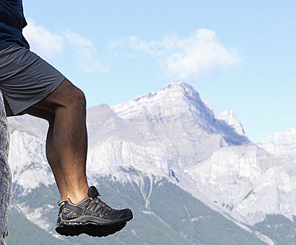 腿,一个,男人,悬着,边缘,悬崖,艾伯塔省,加拿大