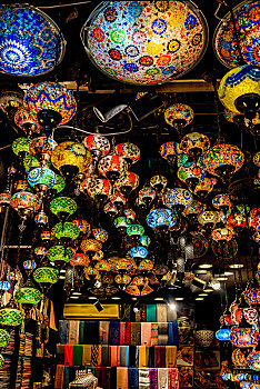 迪拜迪拜湾旅游船码头小商品市场阿拉伯彩灯