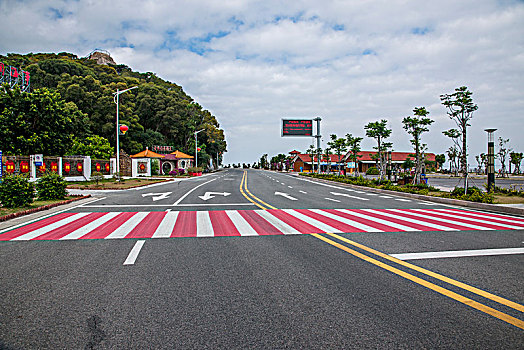 广东省汕头市南澳南澳岛码头温馨旅游人行横道线