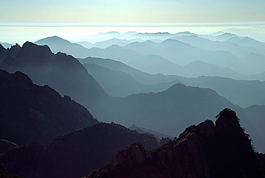 黄山西海山峰