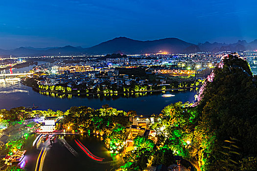 疊彩山俯瞰桂林