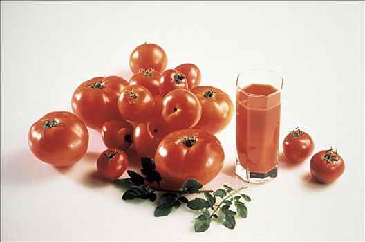 玻璃杯,番茄汁,西红柿