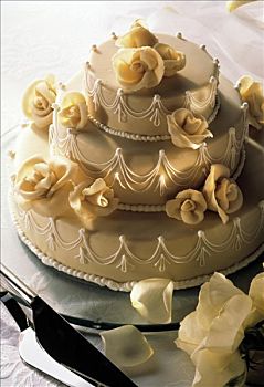 白色,婚礼蛋糕,杏仁糖玫瑰花