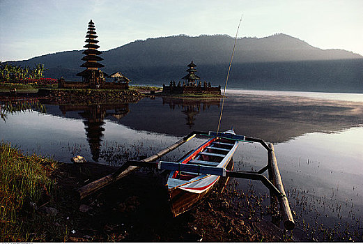 船,庙宇,布拉坦湖,巴厘岛,印度尼西亚