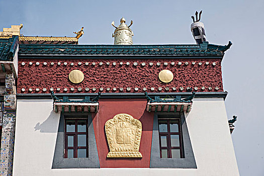 查干湖畔著名藏传佛教古刹之一----妙因寺寺院之窗