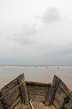海滩渔船