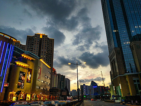 暮光之城,城市天际线,科幻场景