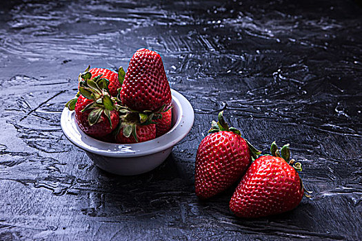 特写,成熟,草莓,小碗,桌子