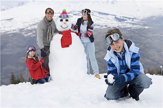 男孩,7-9岁,蹲,雪中,家庭,雪人,背景,微笑,头像