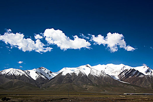 雪山和云海