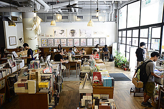 Kubrick電影書店內有咖啡店。香港九龍油麻地