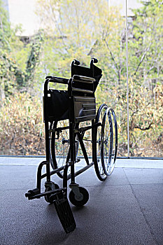 折叠,轮椅,玻璃墙