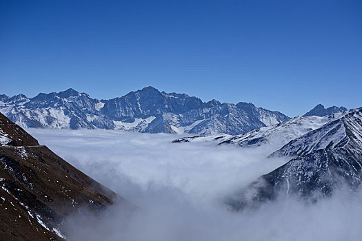 川西高原,雪山,旅游,徒步,巴朗山,云海