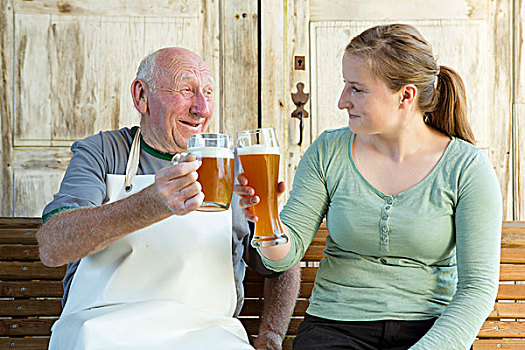 老人,女人,祝酒,啤酒