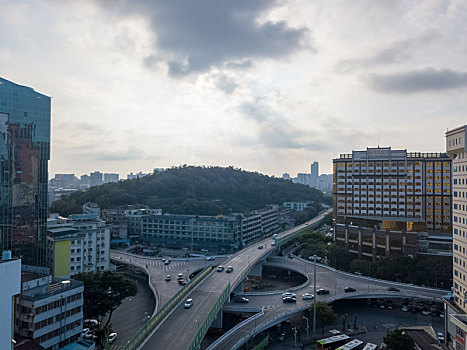 建于1994年的广东惠州市鹅岭立交桥,已于2020年拆除