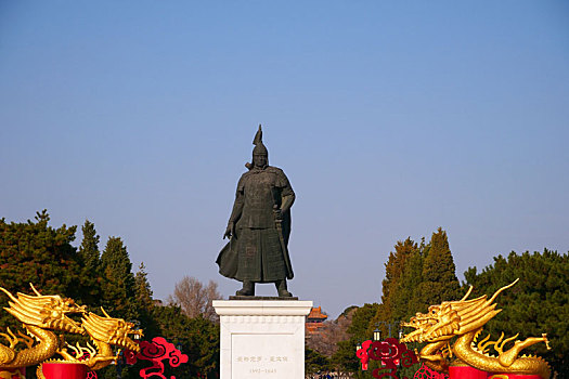 沈阳北陵公园皇太极塑像