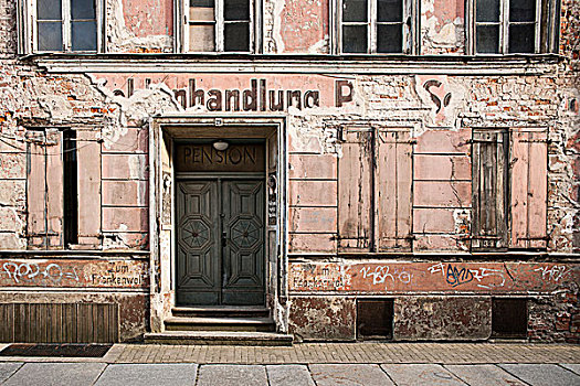 荒废,建筑,正面,施特拉尔松,梅克伦堡前波莫瑞州,德国,欧洲