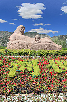 中国甘肃兰州黄河母亲雕像