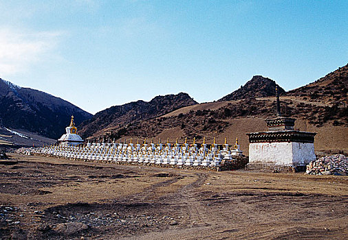 西藏白塔