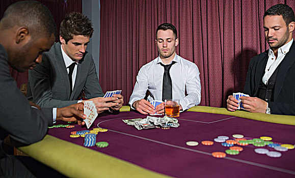 男人,玩,高,赌注,游戏,纸牌,赌场