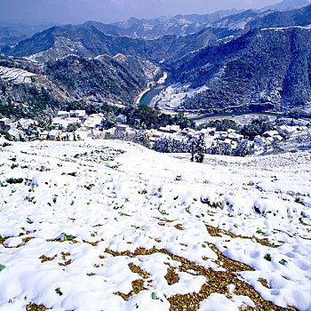 雪后的皖南山村