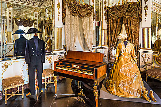 室内,钢琴,假人,衣服,历史,城堡,拉古萨,省,西西里,意大利