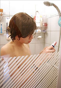 男孩,淋浴,放,牙膏,牙刷