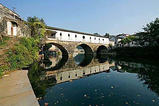 歙县北岸廊桥外景